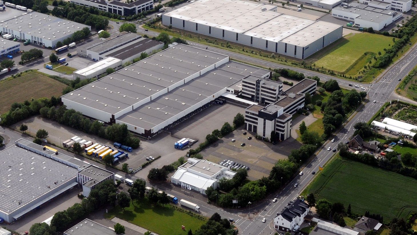 Werksgeländer der Max Mothes GmbH Firmengebäude von MAX MOTHES am Standort in Neuss